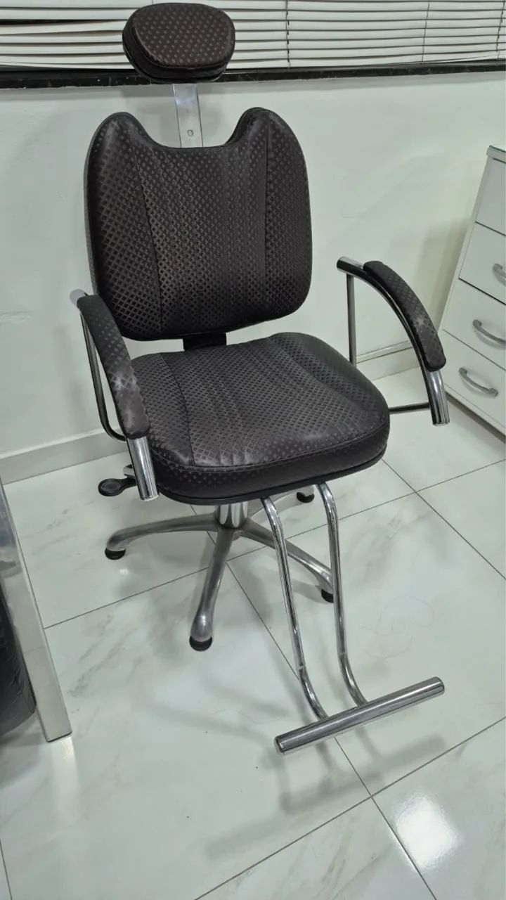Cadeira de cortar cabelo  - Foto 2