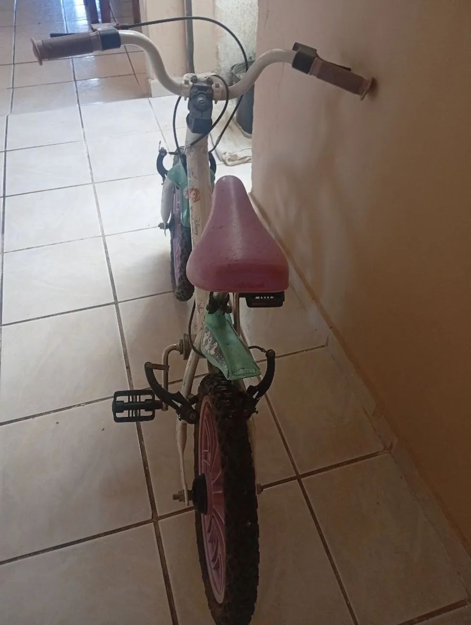 Bicicleta Infantil da Barbie  - Foto 5
