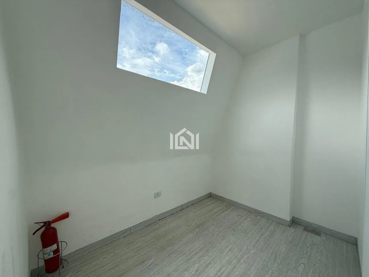 Sala comercial térrea para Locação no miolo da Granja Viana - Foto 5