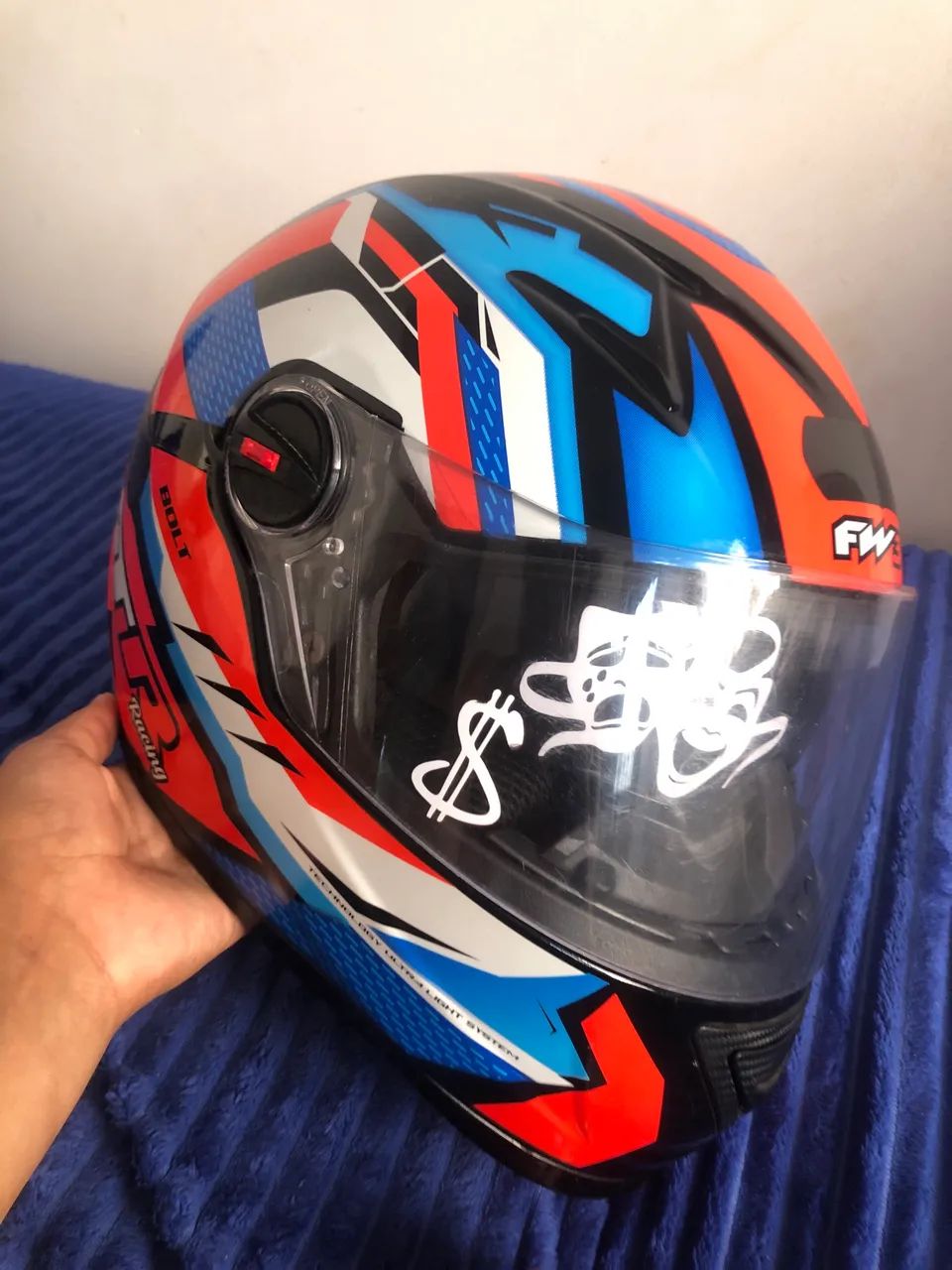 Capacete novo em ótimo estado 