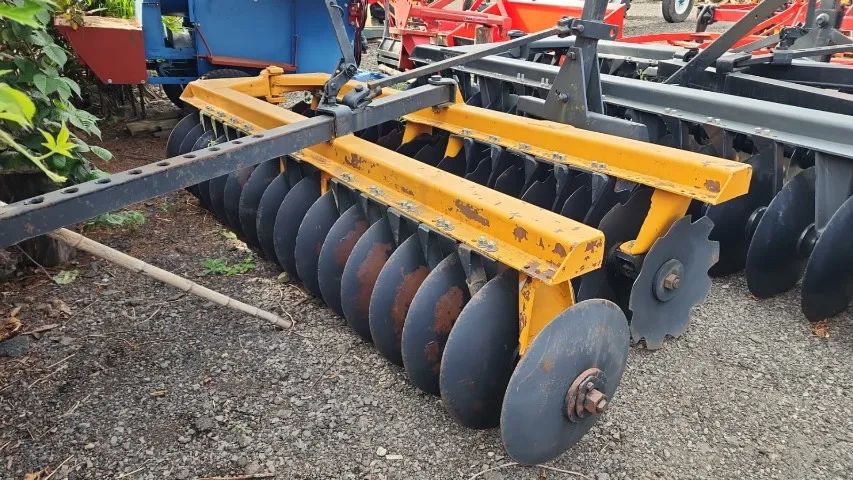 Grade Niveladora Usada Tatu 32 Discos para Trator Agrícola - Foto 3