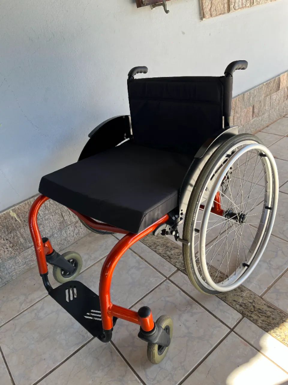 Cadeira de rodas monobloco [PERFEITO ESTADO] - Foto 4