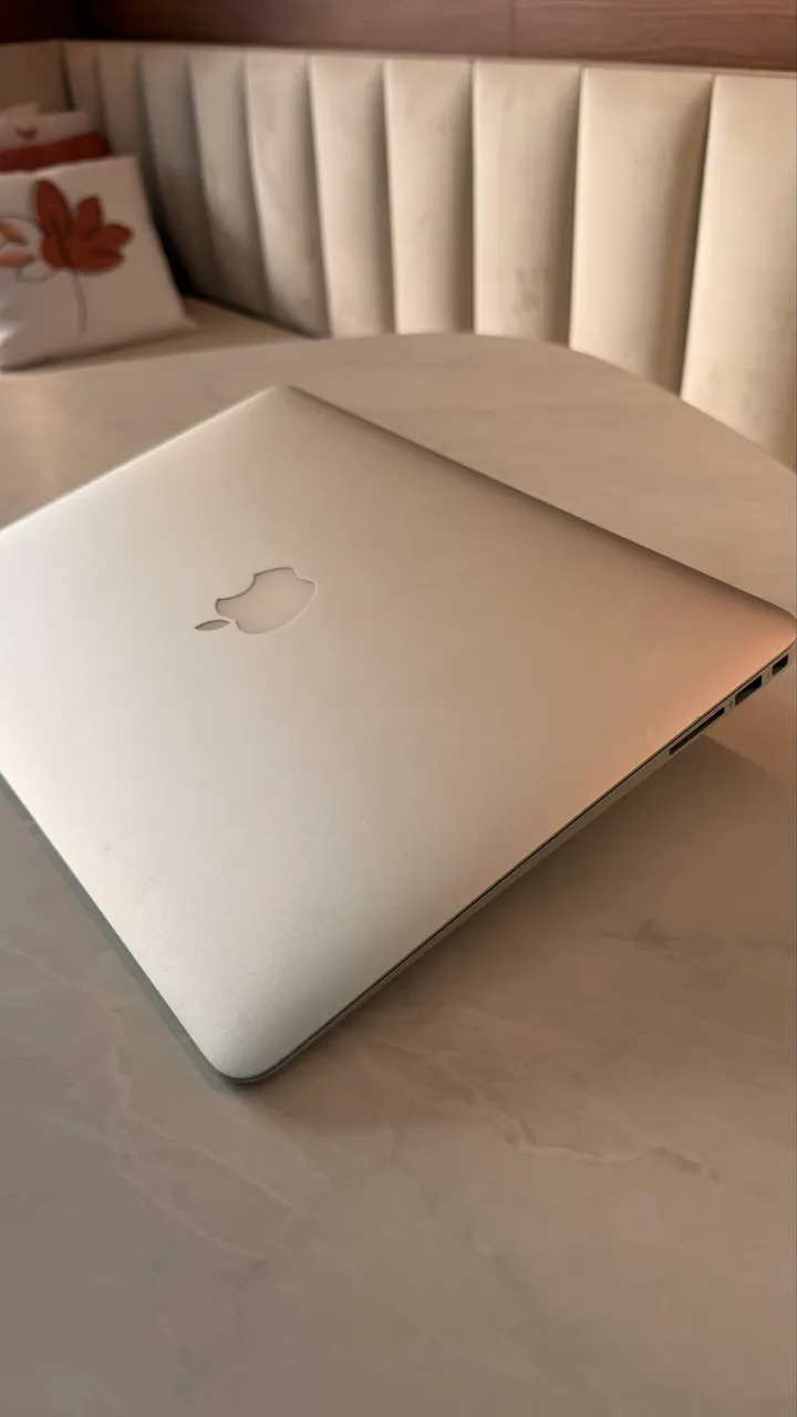 MacBook Air Retina 13? 2019 i5 8GB SSD 256GB ? 301 Ciclos