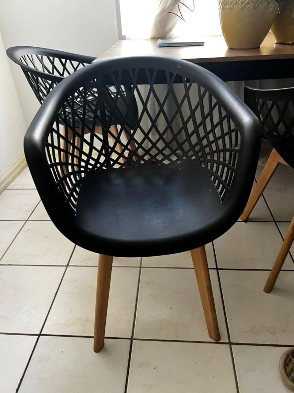 mesa de jantar com 4 cadeiras - Foto 2