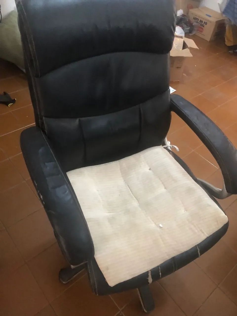 Cadeira presidente com rodinhas - Foto 2