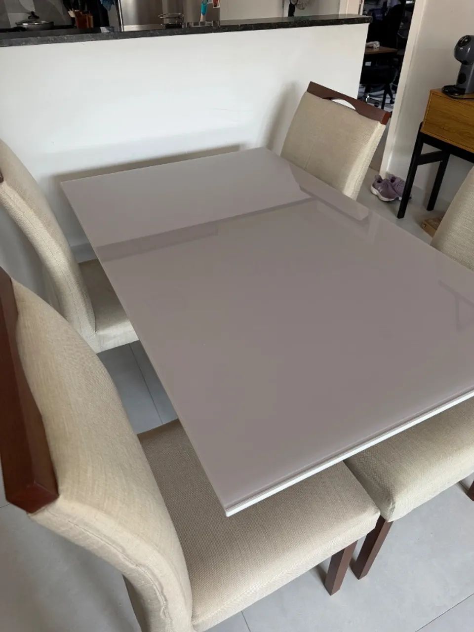 Mesa de jantar com 04 cadeiras - Foto 4