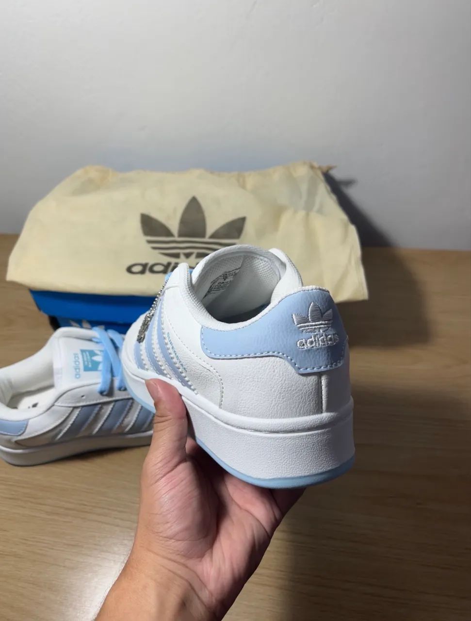 Adidas superstars, número 38 - Calçados Esportivos - Santa