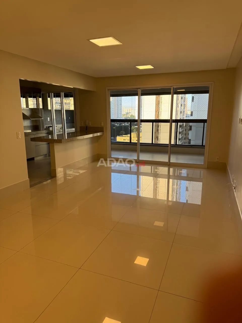 Edifício Carvalhais de Manre Apartamento com 3 Quarto(s) e 5 banheiro(s) à Venda, 132.00 p