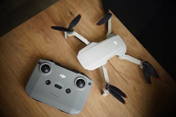 Drone DJI Mini 2 Combo Fly More - Foto 2