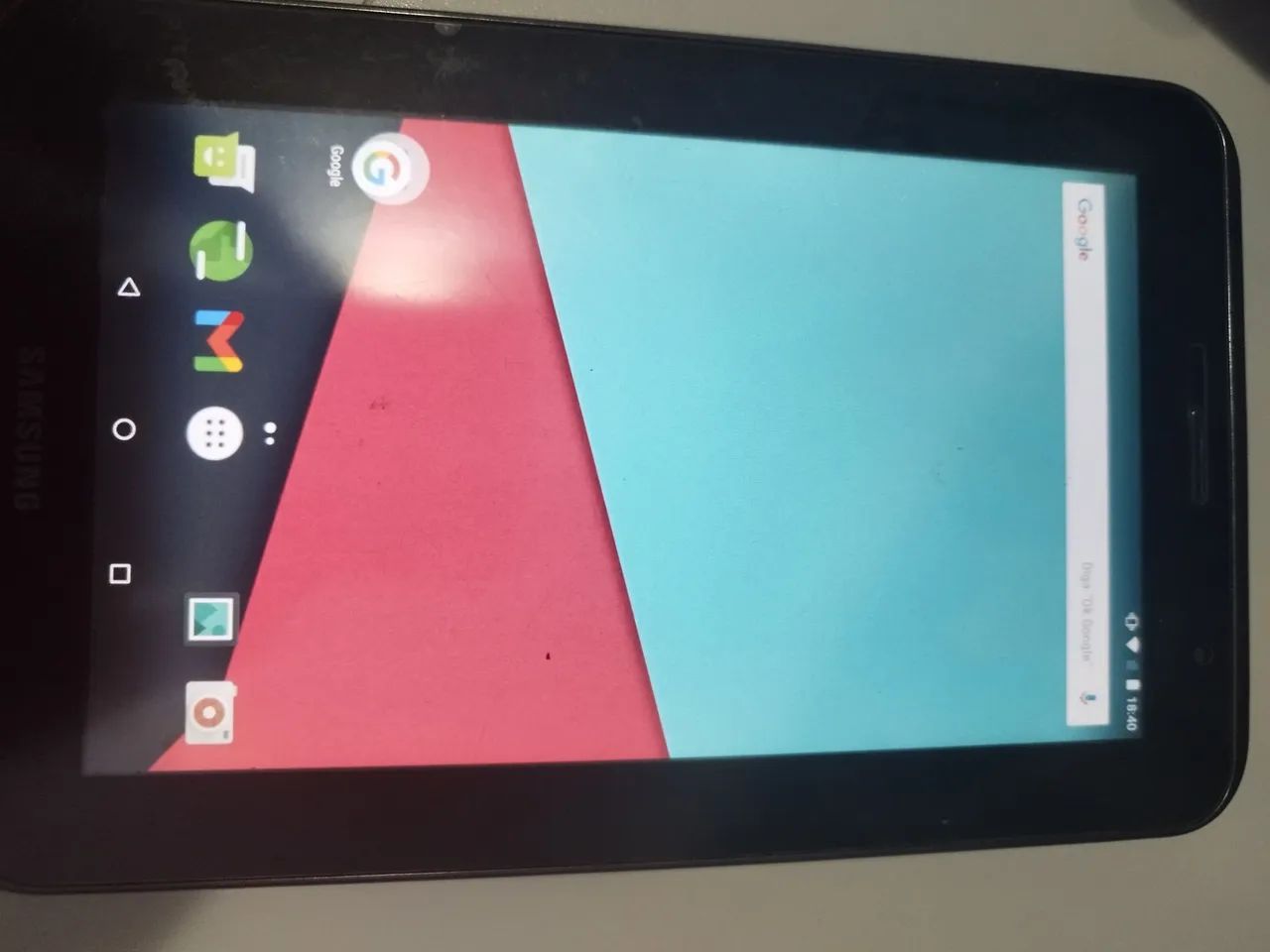 Vendo um tablet Samsung funcionando 
