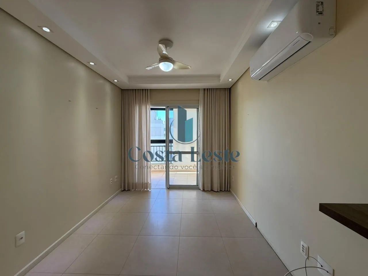 Apartamento com 2 dormitórios sacada com churrasqueira e vista
