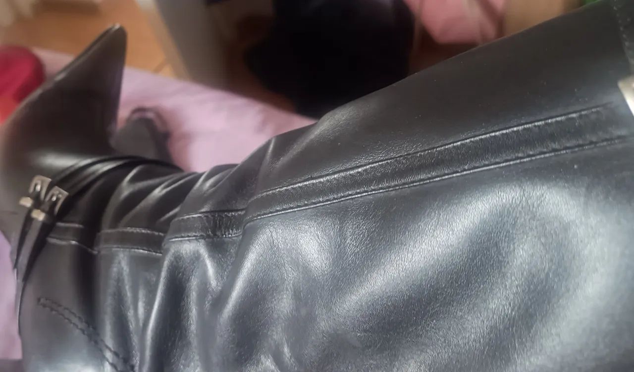 Bota em couro legítimo via uno