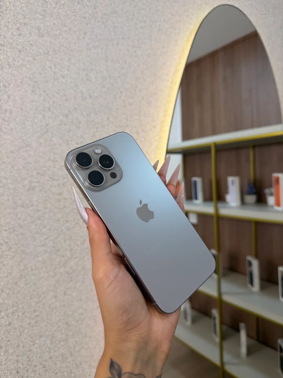iPhone 16 Pro Max Titânio Natural  - Foto 2