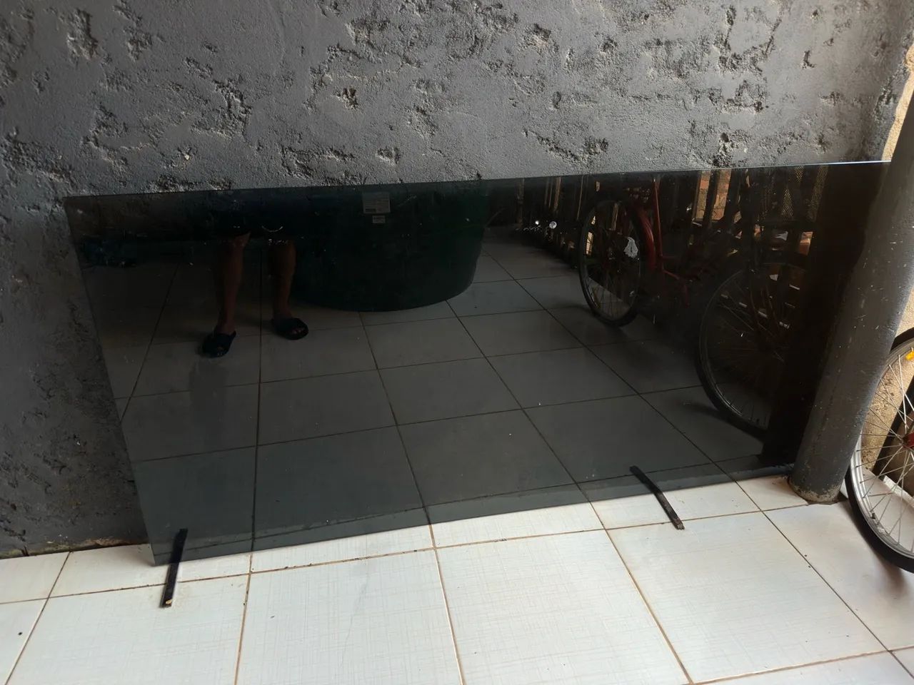 Mesa com tampo de vidro preto fumê - Foto 3
