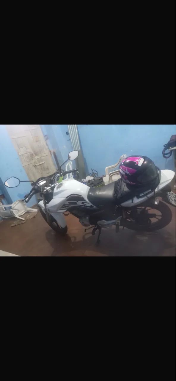Moto super conservada e barata 