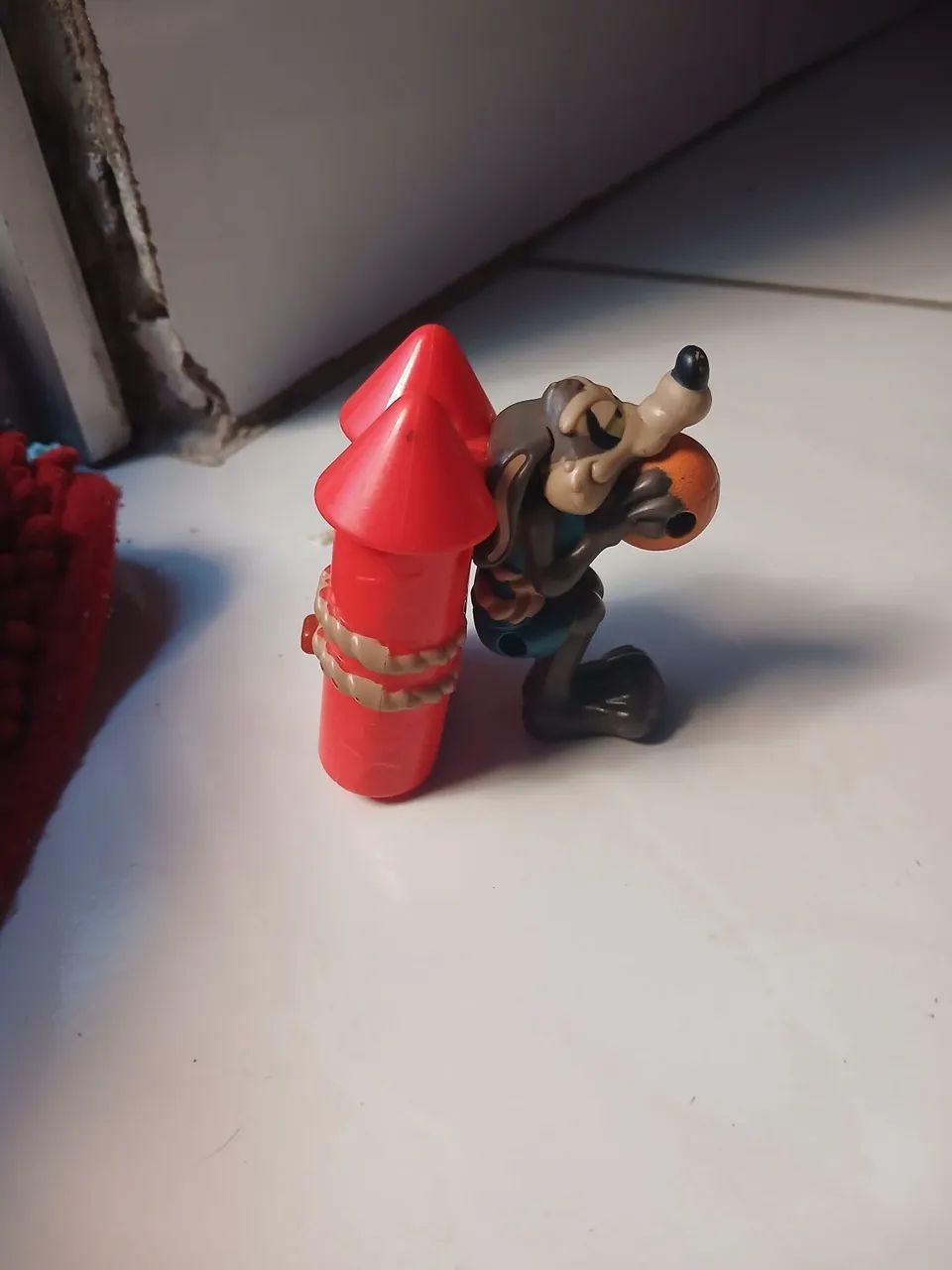 Boneco de plástico jogando basquete  - Foto 2