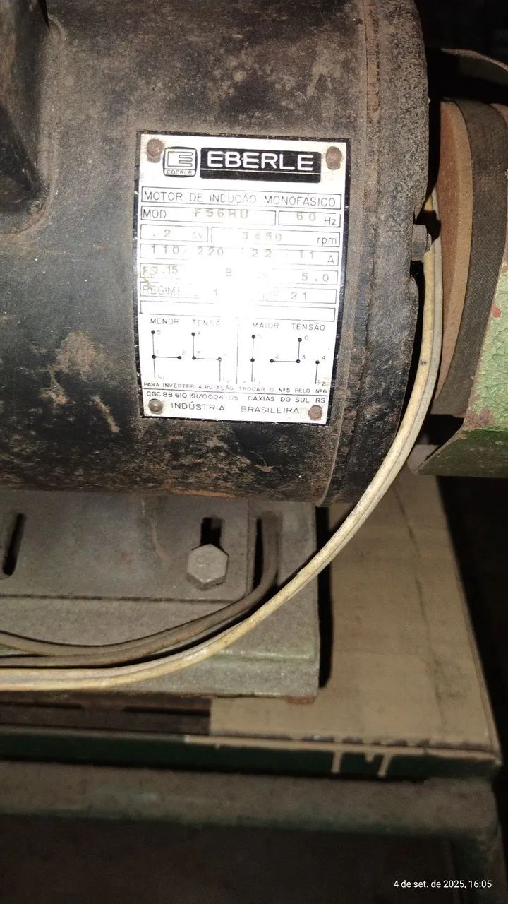 Vendo maquima Policorte equipada com um motor marca Eberte , 2 CV , 3450;RPM - Foto 3