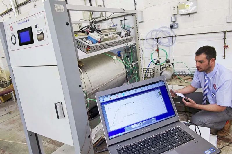 Manutenção de autoclave ALT e pequenos reparos