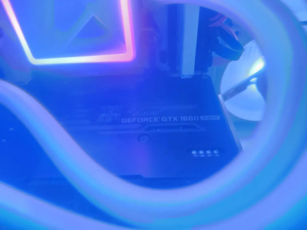 GTX 1660 SUPER EVGA - Foto 2
