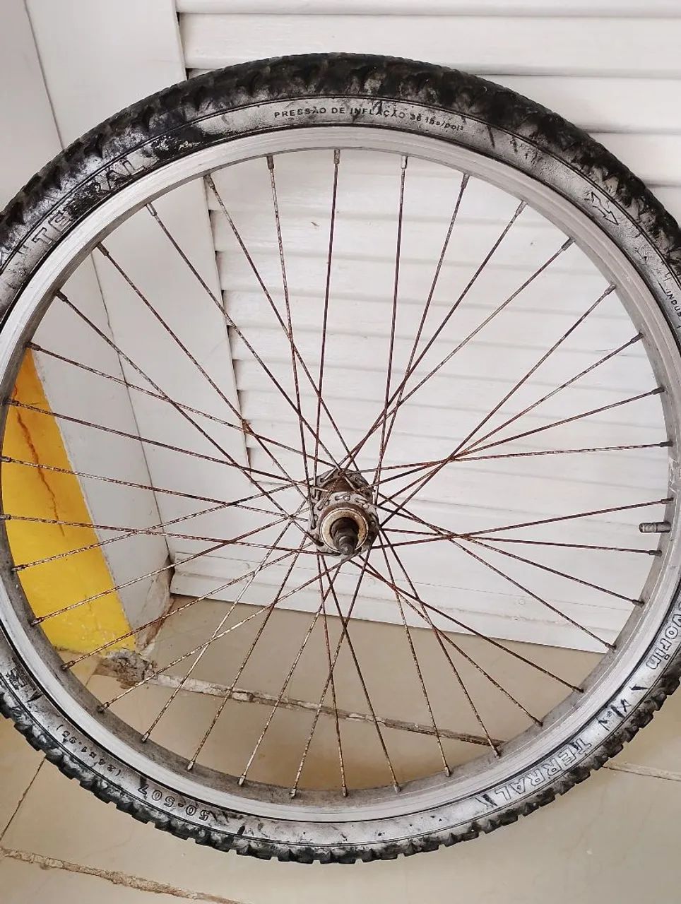 Rodagens de Bicicleta Aro 24 ( com pneus e câmera de ar ) - Foto 3