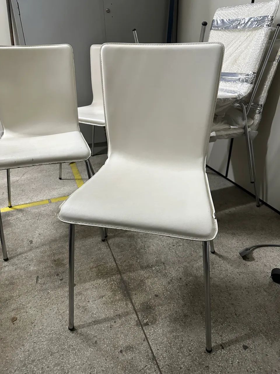 Cadeira na Cor Creme - Foto 4