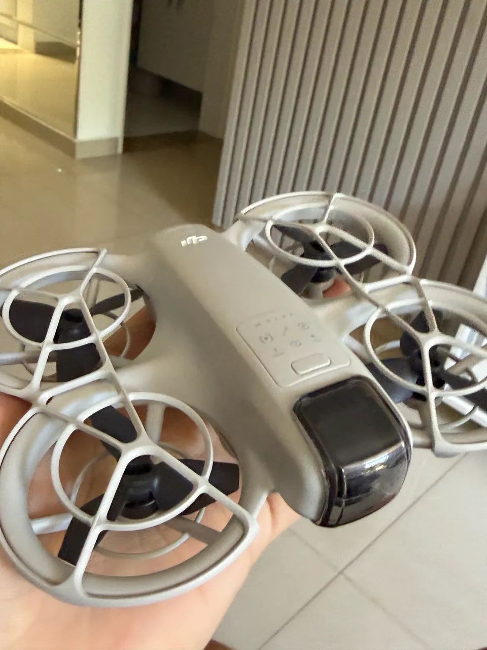DJI NEO - 4 baterias