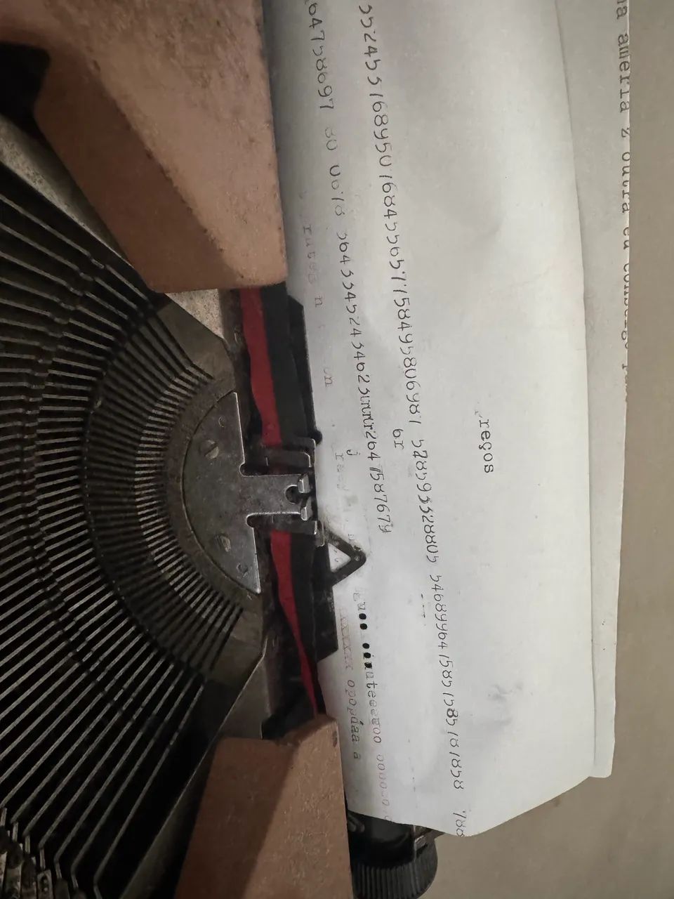 Maquina de escrever antiga - Foto 4