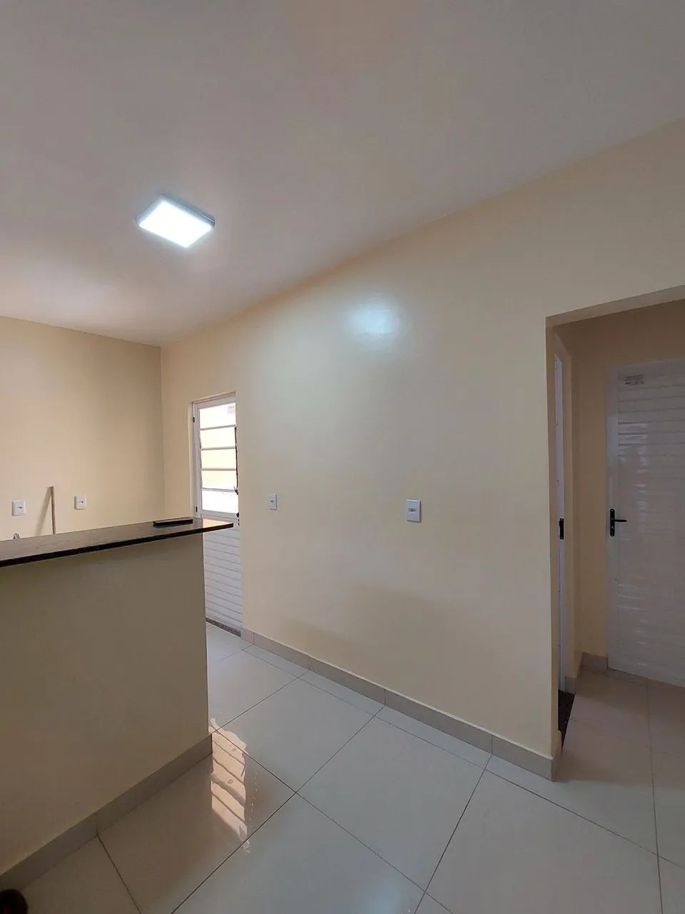 Alugo Kit Net de Dois Quartos em Alameda Fechada 