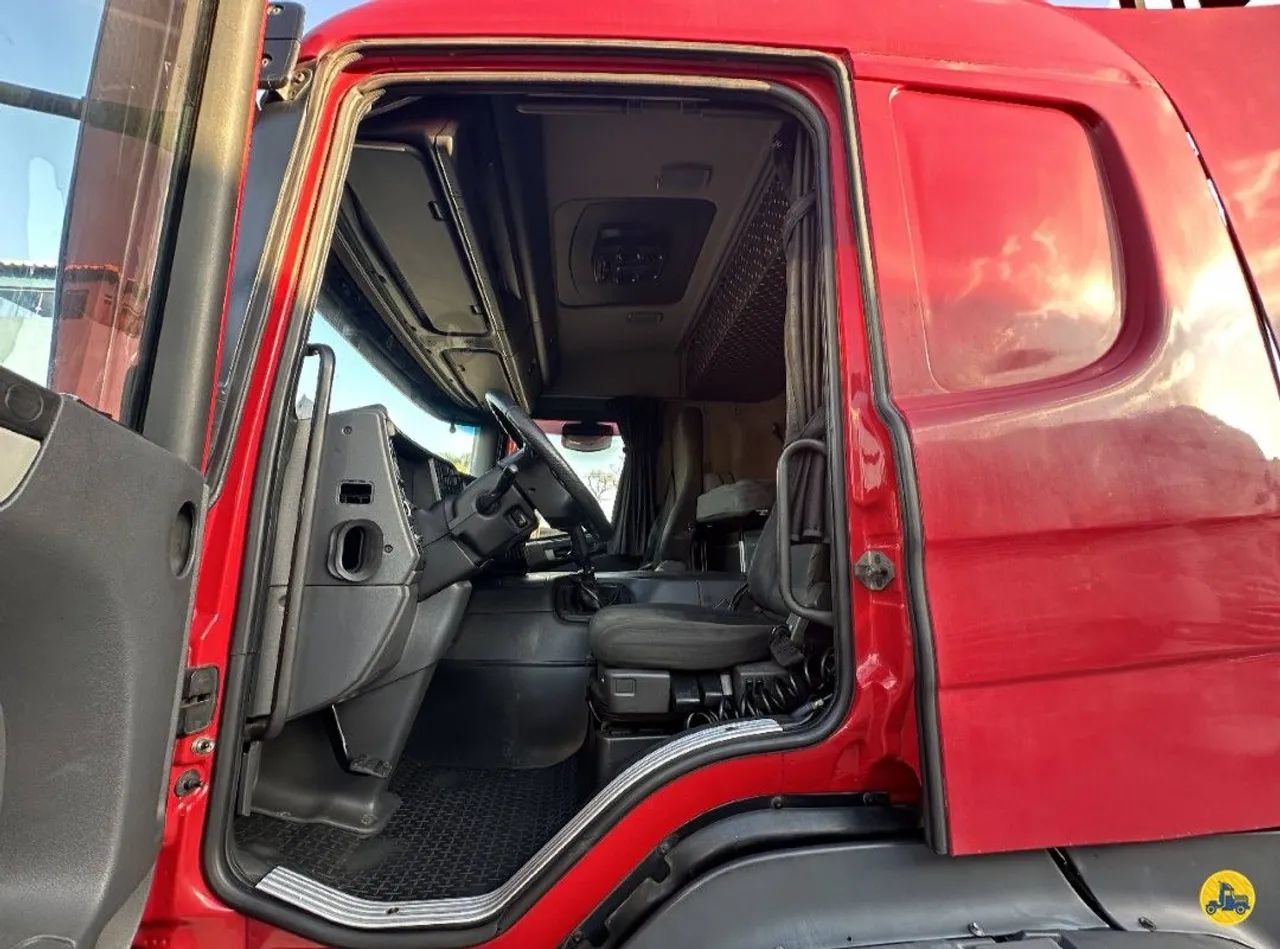 SCANIA P-360 4X2 2013/2013<br>MANUAL<br>SUSPENSÃO A AR - Foto 12