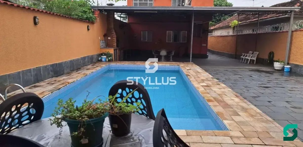 Praça Seca | Casa 6 quartos, sendo 1 suite
