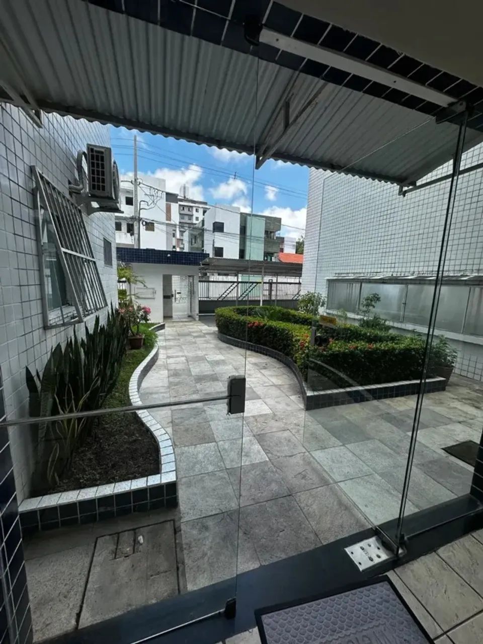 Apartamento nos Bancários com 02 quartos e ótima localização. (Oportunidade) - Foto 3