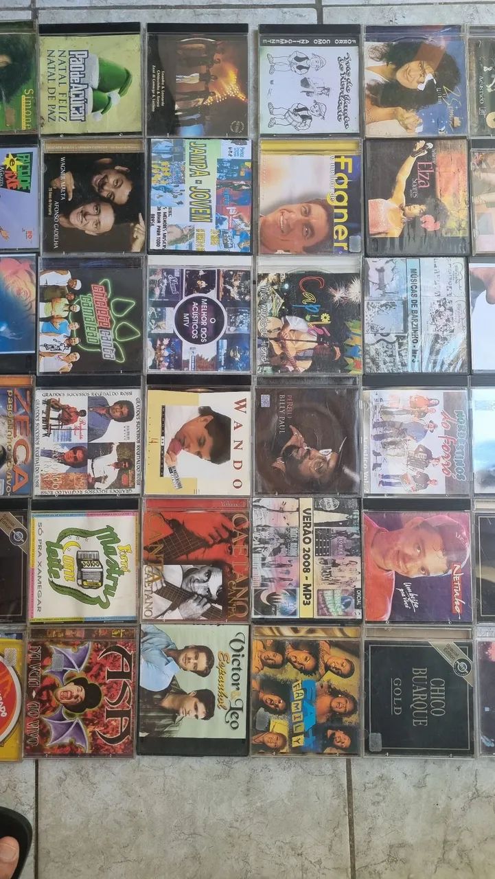 VENDO 59 CDS DE DIVERSOS CANTORES - Foto 3