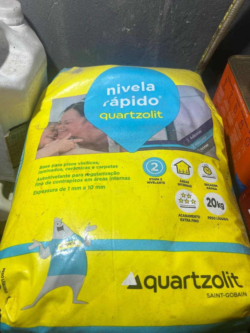 Quartzolit Fast Leveling Compound