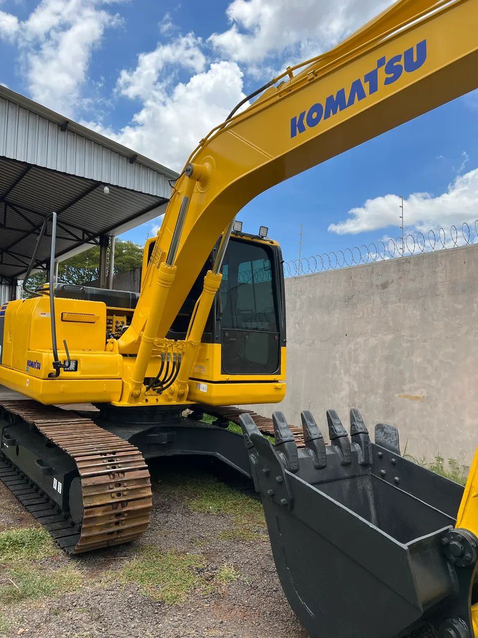 ESCAVADEIRA PC130-8 - SEMINOVA 2021 - Foto 3