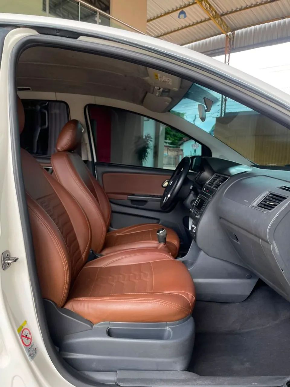 Volkswagen Fox Comfortline 1.0 Flex 8V 5P 2015 - Foto 5