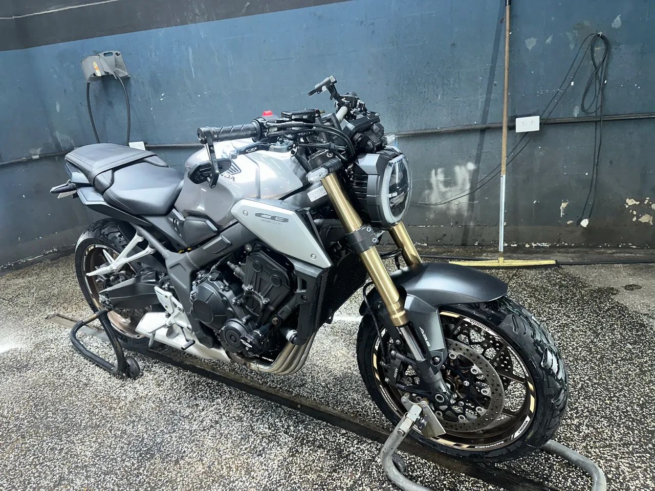 CB 650R - Foto 2