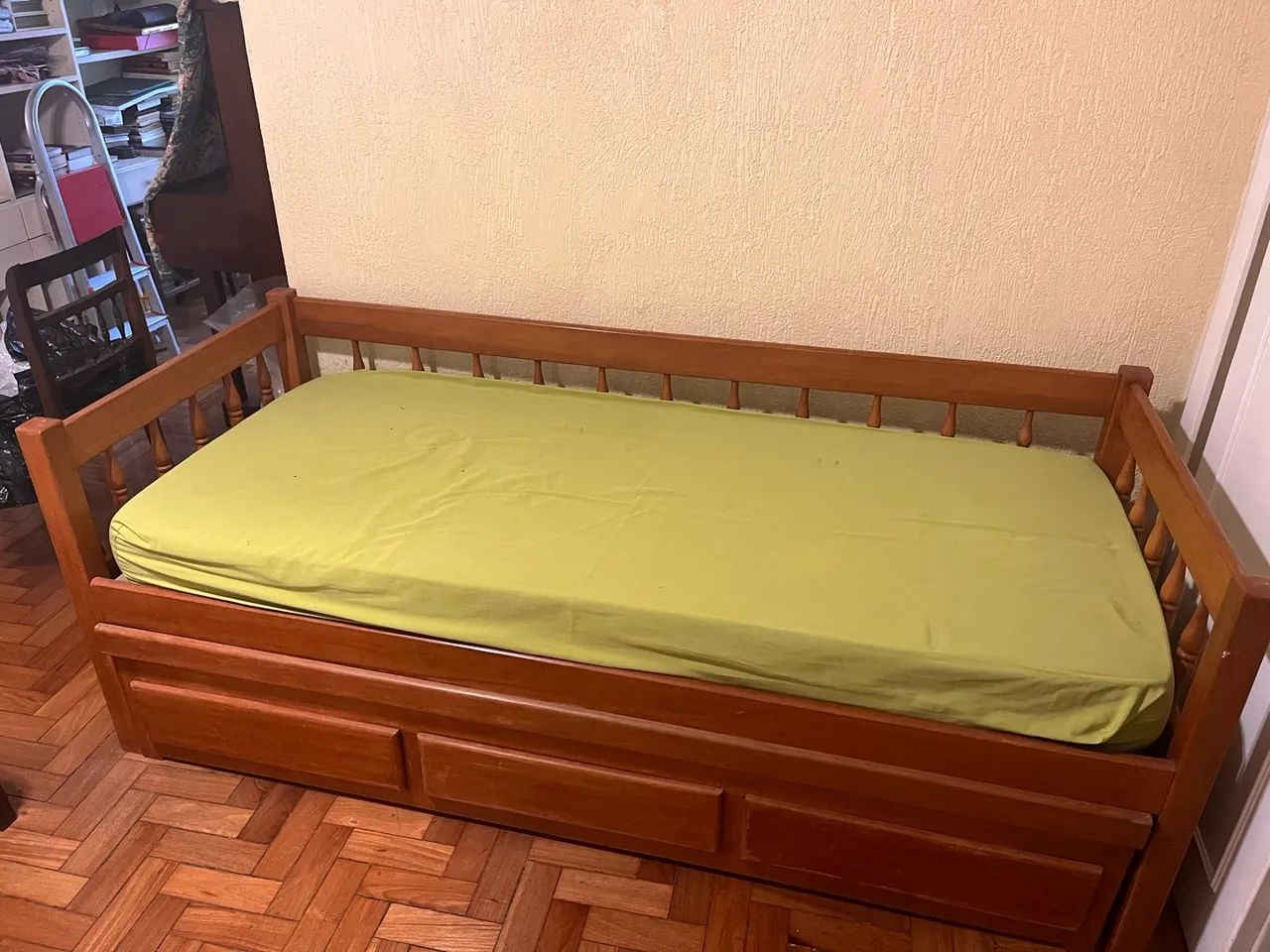 Bicama de Madeira Maciça + Colchões - Foto 2