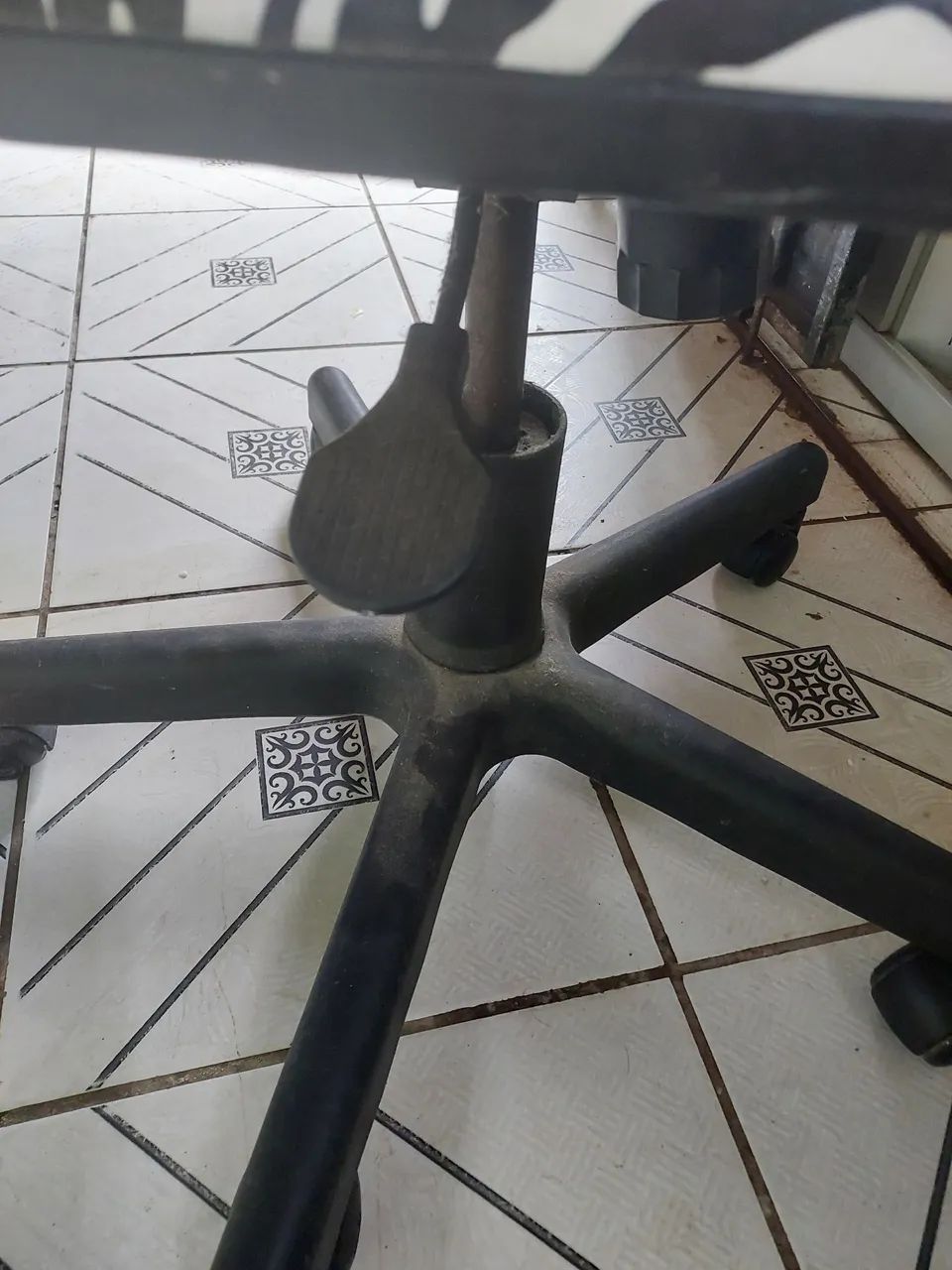 Cadeira de escritorio - Foto 2