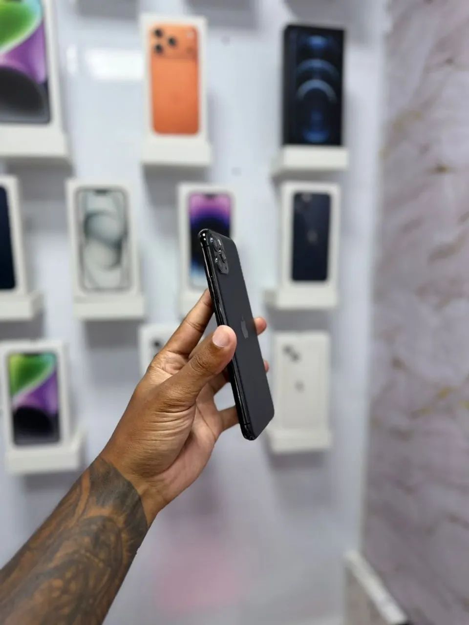 IPHONE 11 PRO MAX 64GB TELA NOVA<br>R$ 1.299,00 - Foto 2