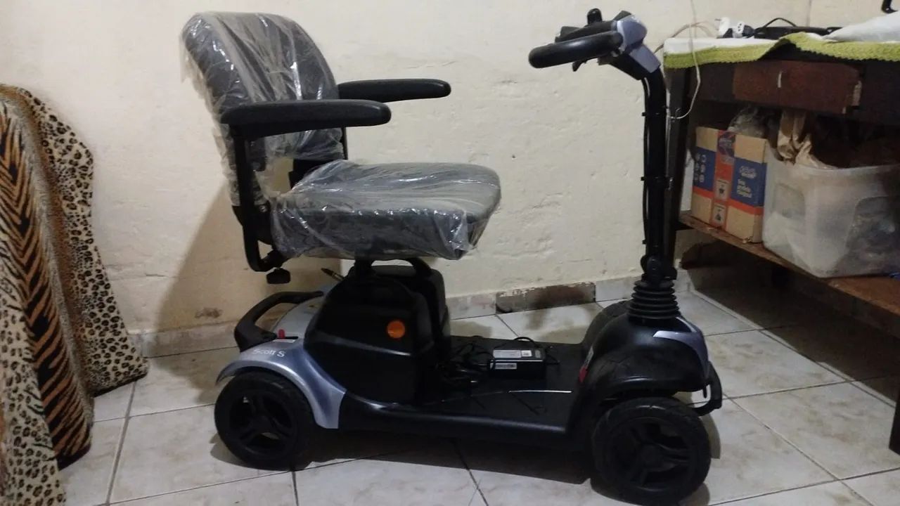 Cadeira de rodas motorizada  - Foto 2