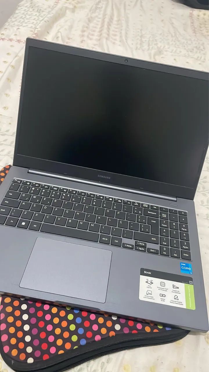 Notebook Samsung i3 semi novo 