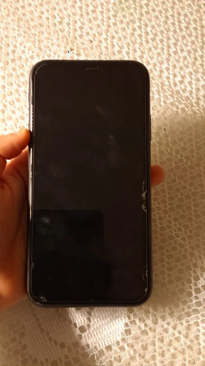 iPhone 11 (O trincado é apenas a película) - Foto 2