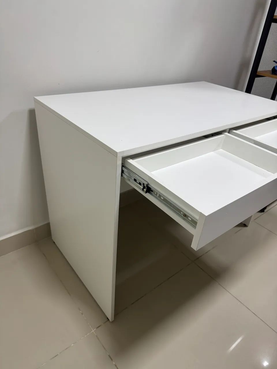 Mesa de escritório com gaveta  - Foto 4