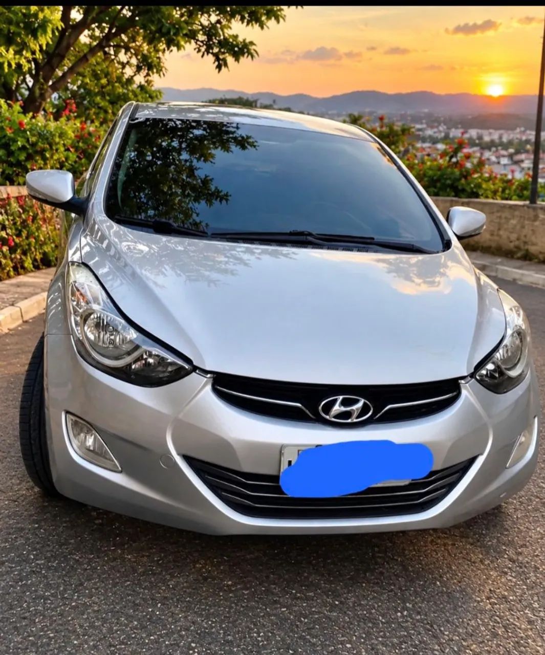 Hyundai Elantra GLS 1.8 16V 2012