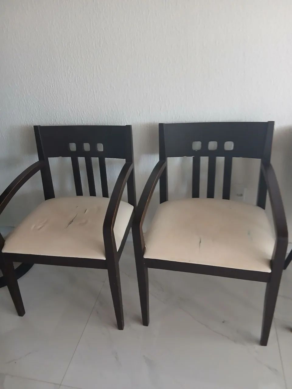 PUTRONA PARA SALA( 120R$ CADA)