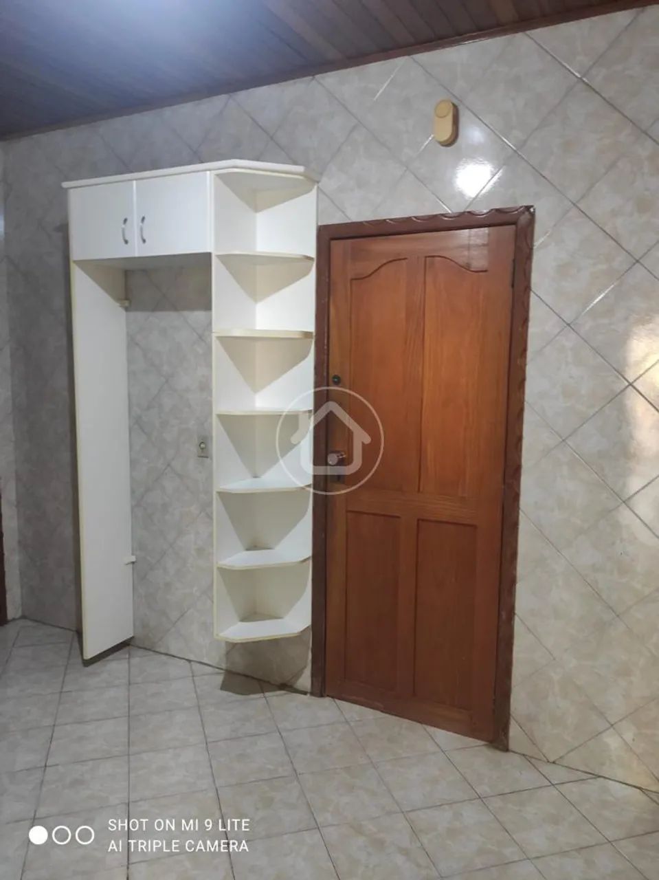 OPORTUNIDADE: CASA COMPLETA DE ESQUINA COM 248M² C - Foto 2