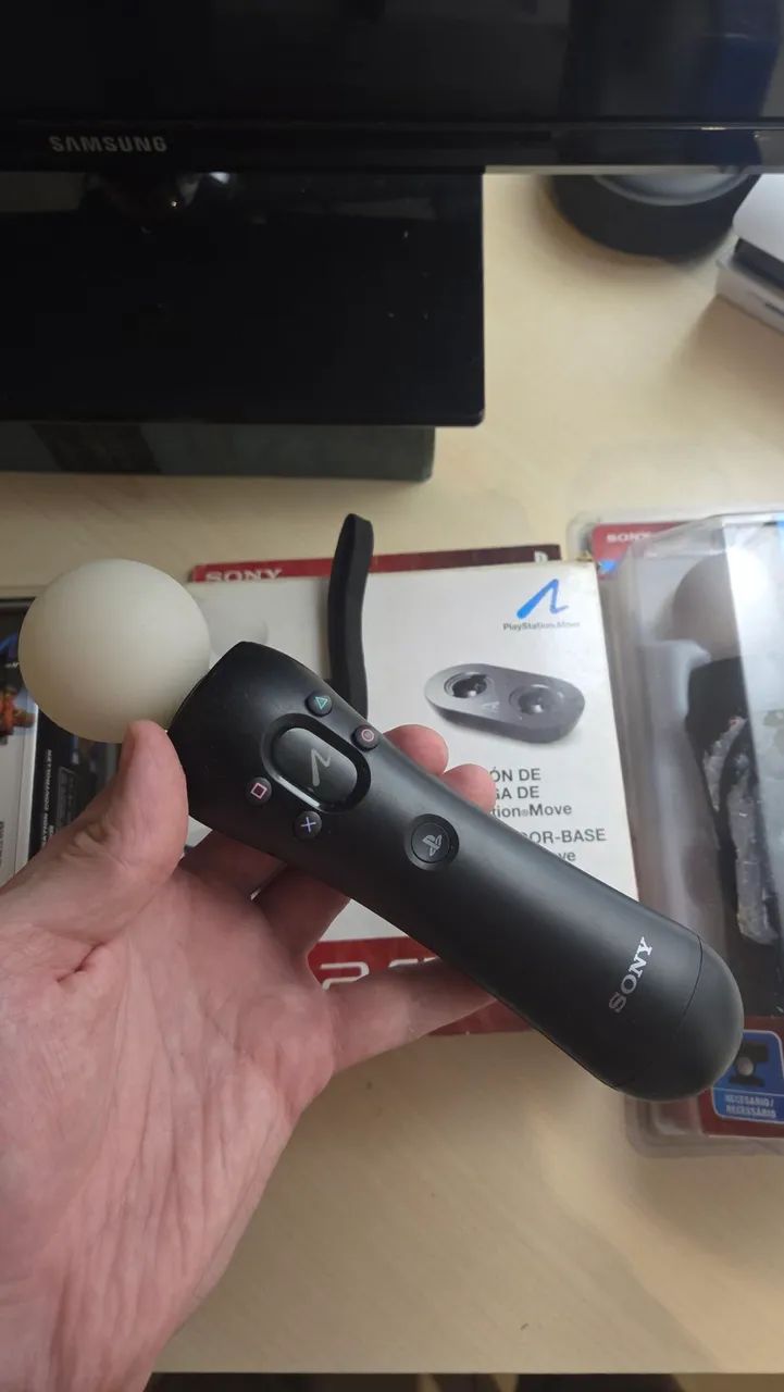 Kit PlayStation Move PS3 / controles e base carregadora - Foto 5