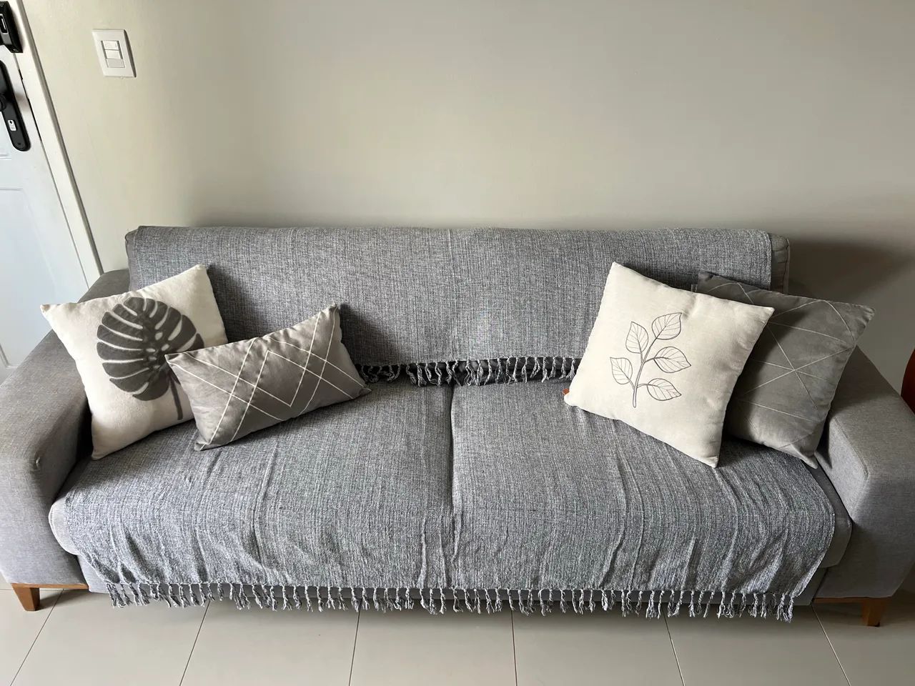 Sofar com um ano de uso em perfeito estado  - Foto 5