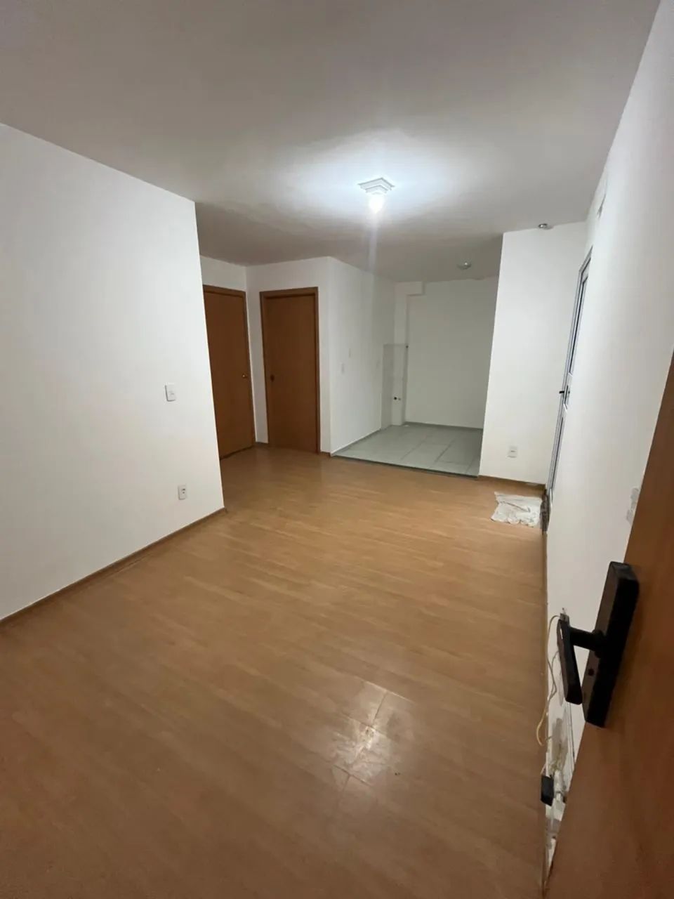 Alugo apartamento 2 quartos - R$1.400,00