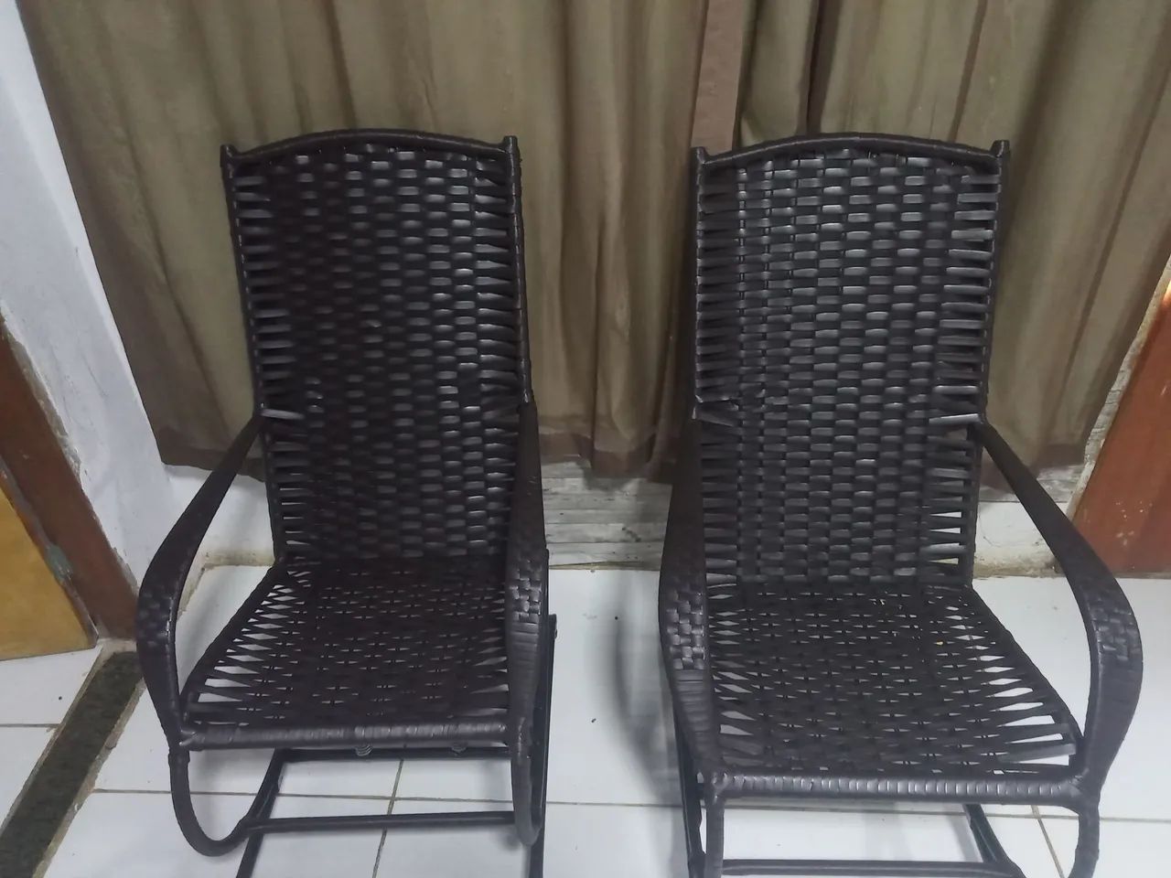 Vendo 2 cadeira balanço nova